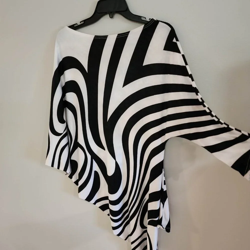 Kanvas Bat Wing Top - Picture 4 of 7